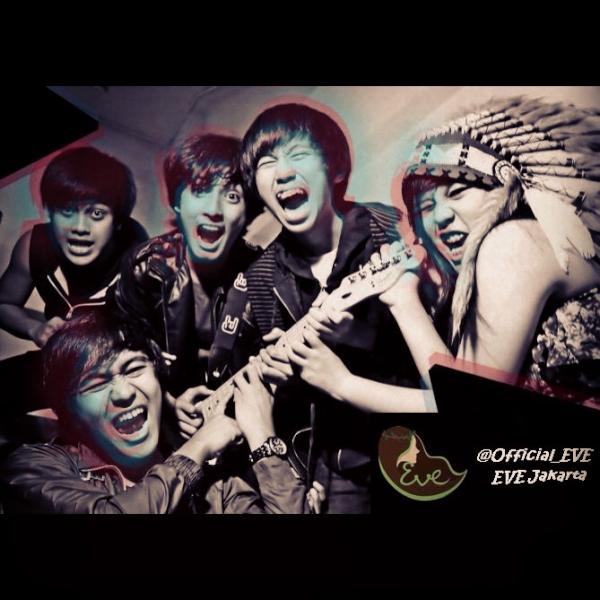 Official_EVE's tweet photo. Photo session  @mayamaii @IvanJuliandro @diofanani @Shafabdillah @dani_maul @ChrisChristyyyy http://t.co/etGGUtZx