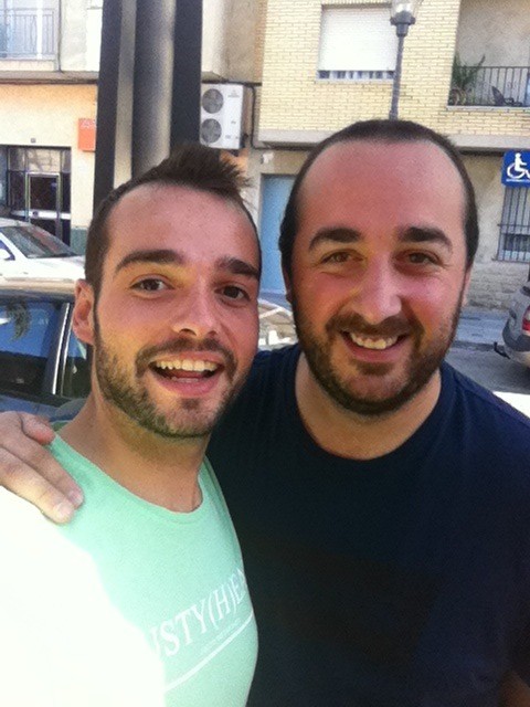 jorgetomasbrisa's tweet photo. El el mes roig del poblé estic de ruta @ToniFortea http://t.co/1XLpeZ3R