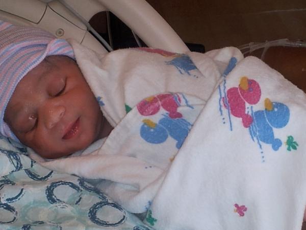 Yabo1jb's tweet photo. look at my lil angel!!!! http://t.co/QTWxEKQc