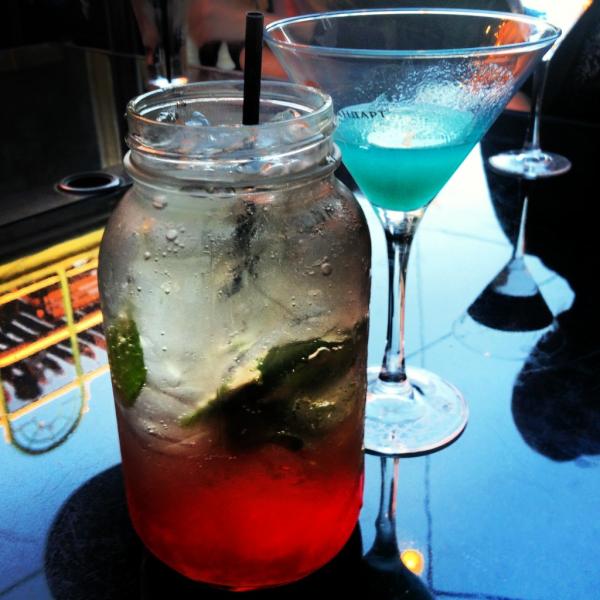 TessVr's tweet image. I love mason jars. #Devlins #yeg #WhyteAve