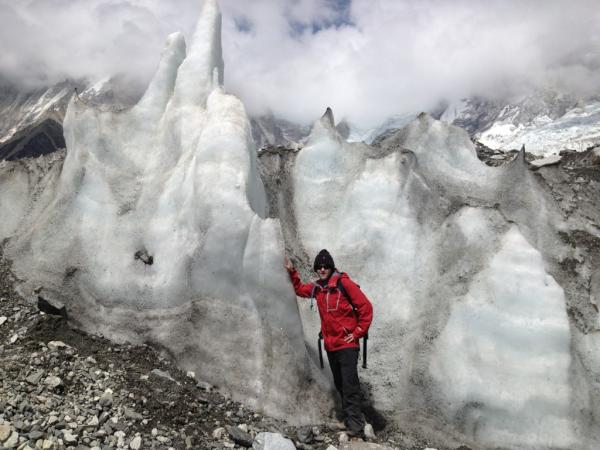 TinosTrek's tweet photo. To alleviate my extreme boredom, here are some more photos - walking through the khumbu glacier http://t.co/Hsgekz9r