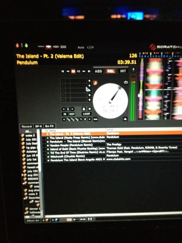 ValernaMusic's tweet photo. Thank you! RT":@HEAVYGRINDER: Still killin it w @valernamusic @pendulum http://t.co/mkw1hOVf"