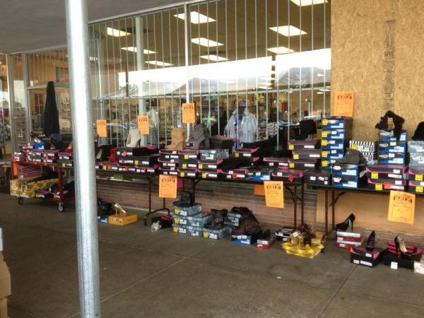 cmeasterwood's tweet photo. Check out tent sale at Citygear Westland plaza  ladies red tag boots and heels $10 while they last ! http://t.co/glqZ1nkB