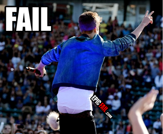 NietZoHigh's tweet photo. " EPIC FAIL.. Justin Bieber" http://t.co/kqBU94pL