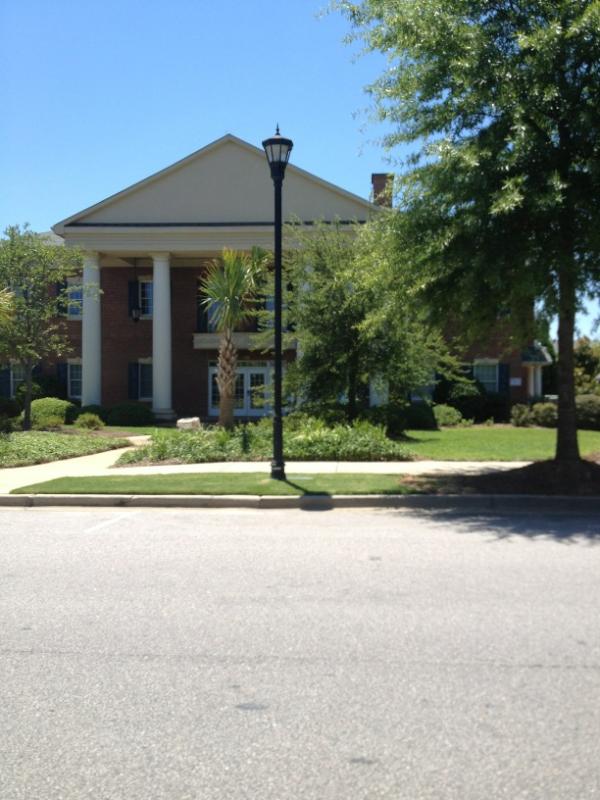TheLatchDaddy's tweet image. This is what a fraternity house should look like in the South. #SigmaNu #DeltaChapter #SouthCarolina