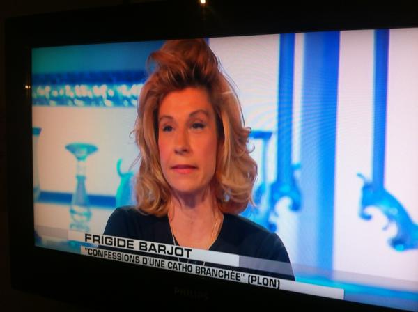 Chez Ardisson pour parler du Vatican et défendre notre pape ! <a href="/canalplus/">CANAL+</a> #SLT