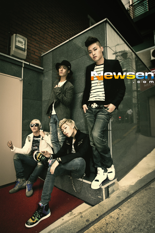 MIB_Poland's tweet photo. Zdjęcie: M.I.B w Newsen http://t.co/8pTCO0IH