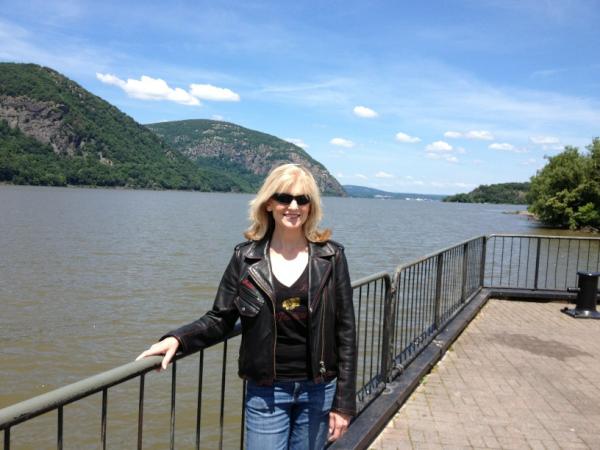 1eliot's tweet photo. Beautiful ride to Cold Spring, NY. Even more beautiful passenger. http://t.co/6DnSYnpS