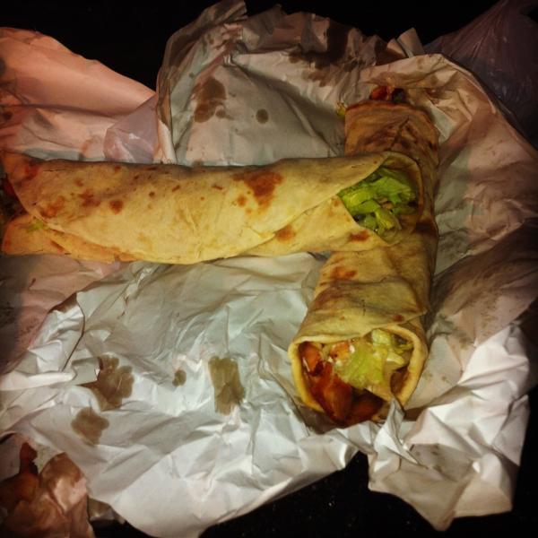 beccahigham1994's tweet photo. @lucygriffs midnight takeaway! http://t.co/fsdgI2Nn