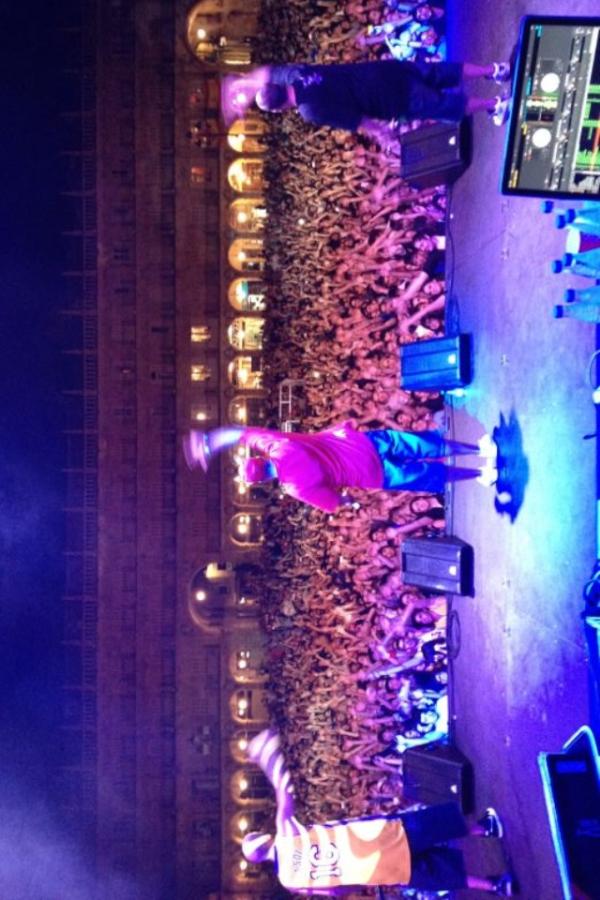 Nachsoyyo's tweet photo. Madre mia!! Lo de anoche en el @facylfestival de Salamanca no se puede definir!! La foto habla x si sola... #MQESTour http://t.co/VGywUGe9