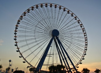 Hotel_Aldebaran's tweet photo. -Inaugurata Ruota Panoramica,la più alta d'Europa con vista panoramica della riviera adriatica. http://t.co/uZ2dNCY5