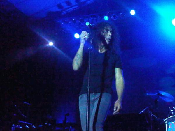 slankdotcom's tweet photo. RT @AWShanti: Siap2 buat dengerin lagu @slankdotcom... Utk semua yg di #1kan :) http://t.co/91OUMTxV #fb