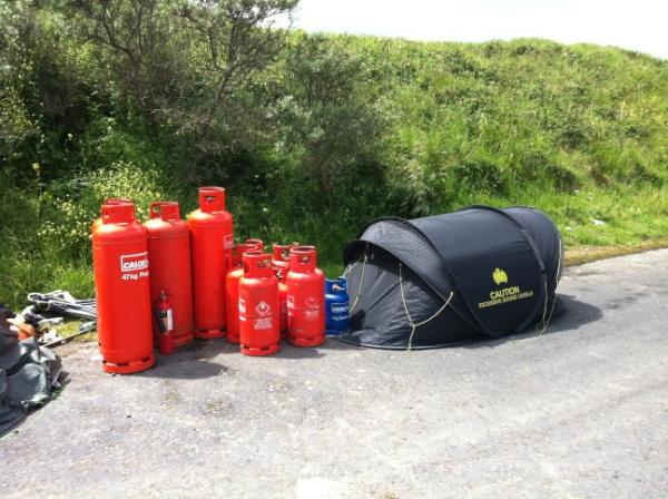 Vevo_UK's tweet photo. And the winner of riskiest place to pitch your tent is....@BeachBreakLive #bbl2012 #gassed http://t.co/jrnYcZWr