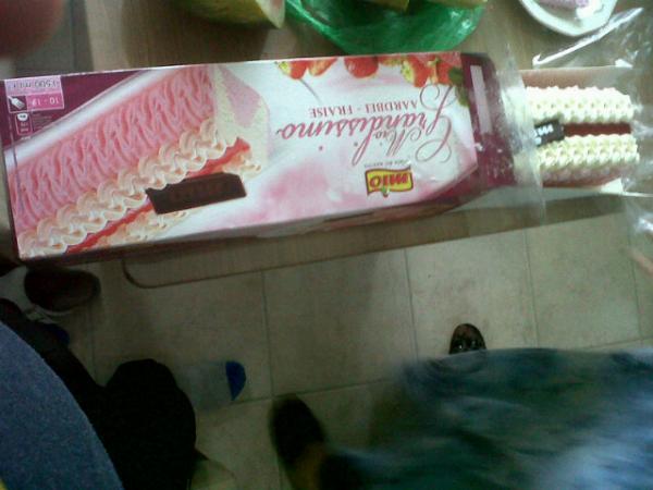 fangxiin's tweet image. Ijsssssssss #weeeeesjaloersss #supergroot