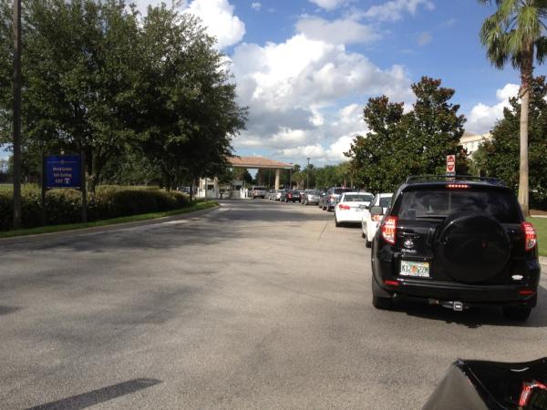 OrlandoFLMag's tweet photo. 50+ cars trying to exit #traffic jam at #gaylord palms Orlando http://t.co/cvm9C9Cz