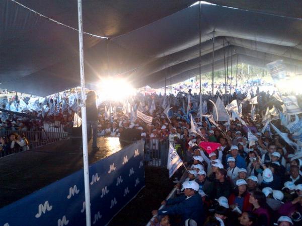 EnriqueVargasdV's tweet photo. En Naucalpan mas de 16 mil Mexiquenses gritan @JosefinaVMDF Presidenta!!!! http://t.co/vdlSZR1S