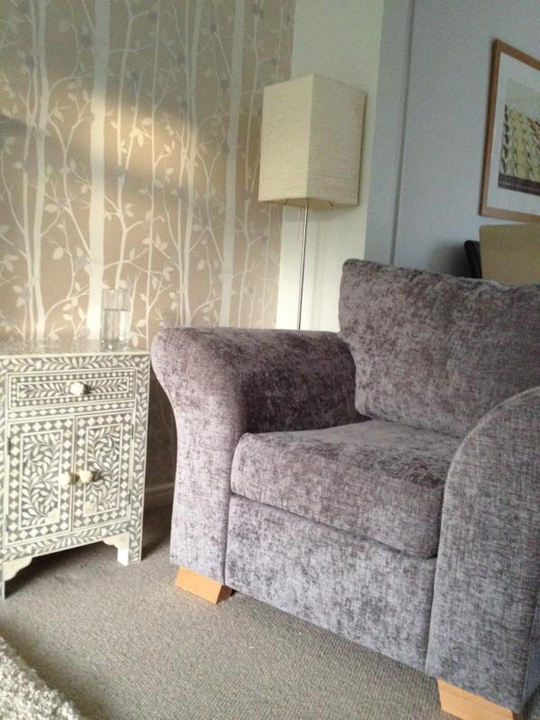 Intosofa tweet media