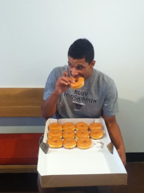 joshhart's tweet photo. I love donuts!! http://t.co/IratO42f