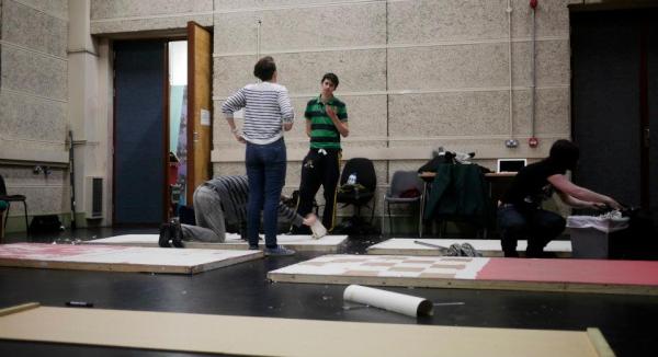 HazelPointProd's tweet photo. Working hard, building a train in a tv studio, piece of cake ;) http://t.co/yhXRjlNO