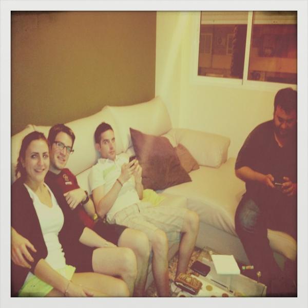 Lauberni's tweet photo. Cenando con @damiangonzalezv @Robertgh83, Jorgito y Anaa!! :D http://t.co/FoBt6L1g