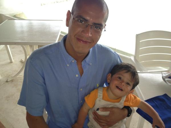 LeticiaOjeda's tweet photo. Festejando el día del padre http://t.co/YTecDXXQ