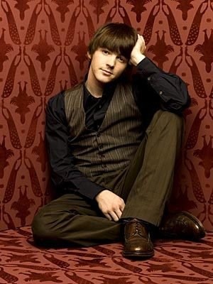 Gracepic's tweet photo. Drake Bell <3333333 such a cute picture http://t.co/1VJ13dKq