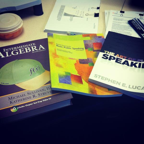 TaylurAmazing's tweet image. My books for college! #hellorealworld