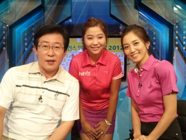 KLPGA 상반기 마지막대회 S오일 인비테이셔널 챔피언 양수진 선수! 
상큼발랄한 표정에 스튜디오가 덩달아 환하다ㅋ