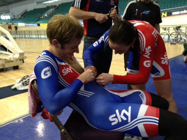 Sir Chris Hoy (@chrishoy) on Twitter photo That's what team mates are for.. <a href="/v_pendleton/">Victoria Pendleton</a> helps Jason with a faulty zip. #captioncompetition That's what team mates are for.. <a href="/v_pendleton/">Victoria Pendleton</a> helps Jason with a faulty zip. #captioncompetition