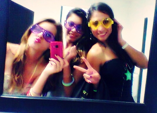 BiiancaSilva7's tweet photo. Ellas s2 http://t.co/fm6zyBfq