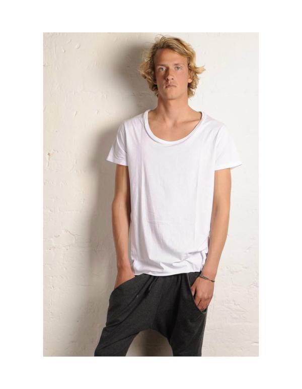 DashLuxe's tweet photo. Grab some basic Men's tee's &amp; single's. A must have wardrobe staple from @SkinnyNelson. Only $33 http://t.co/ZhJrItbj http://t.co/WzxJyY8Y