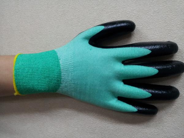 edkcorp's tweet image. New gloves....morecular dyed Hppe yarn gloves...