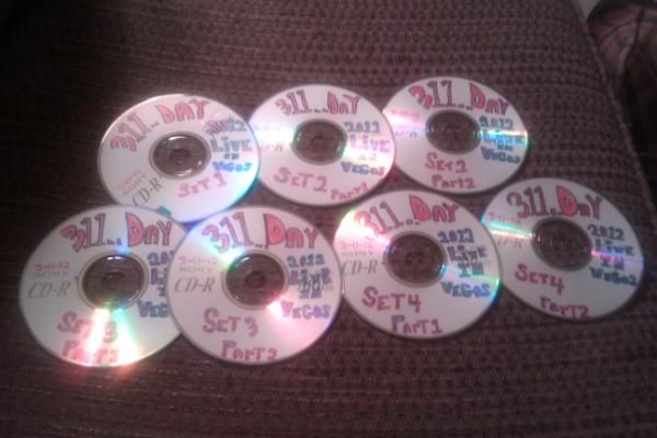 Gargugi's tweet image. Nice 2 be able to relive 2 amazing days in Vegas wrapped in 7 discs of 1 of the best concerts I have been 2 #311Day2012