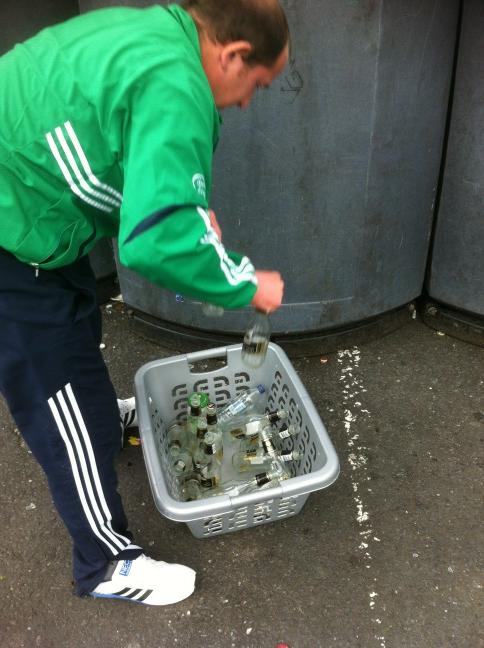 Adrian_Flaherty's tweet photo. @SeoirseBulfin @EoinORiain what you make of this fellas two week holiday? #alco http://t.co/a8WisSKn