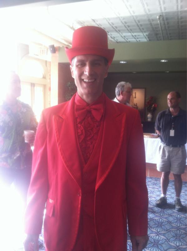 travelocity's tweet image. Our very own John I. showed up VERY dressed up for the monthly town hall! #employeefun