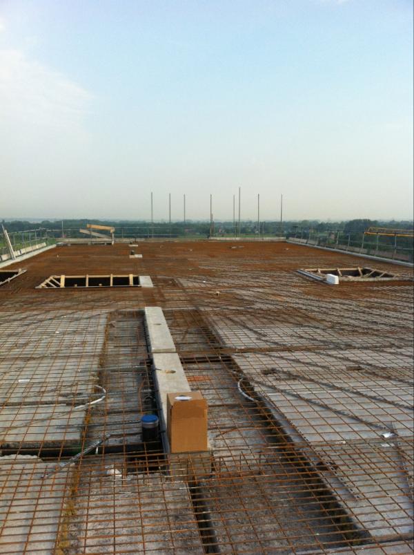 Meander_bouwt's tweet photo. De laatste vloeren worden gestort op de achtste verdieping van de verpleegafdelingen @Meander_bouwt http://t.co/cxLazA43