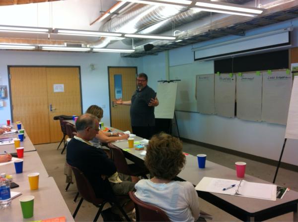 tag4kl's tweet image. Paul Born on community engagement #P2P2012