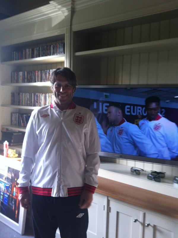 Come on England - Come on England - its almost like being there !