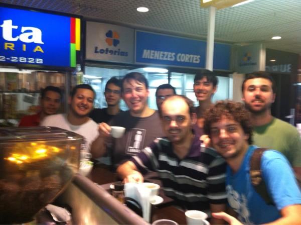 henriquebastos's tweet image. Depois do almoço da galera da #PythonRio, degustação no #curtocafe! #jáviroutradição