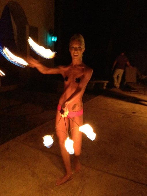 Spinning fire fans :-) http://t.co/8YnRpAII