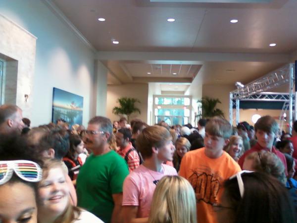 CupOverflowin's tweet image. #Superwow2012  #SortaWow