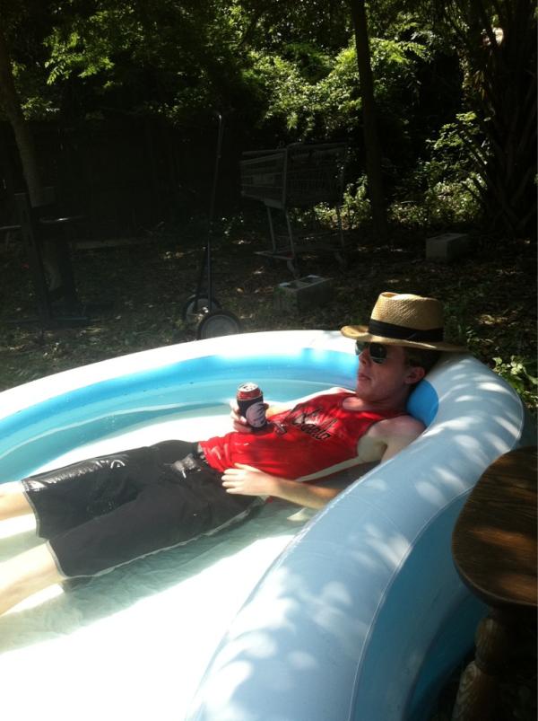 emkgibbs's tweet photo. Celebrating in style. #America http://t.co/cQ46pVdV