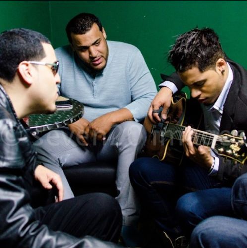 itsVENANY's tweet photo. LA NUEVA GRUPACION DE LA BACHATA LO MEJOR QUE HAY AHORA MISMO #ITSVENANY http://t.co/Qi9DgqQ9