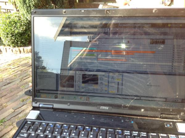DaveDamelo's tweet photo. Makin some beats in the garden! http://t.co/nyEATbuE