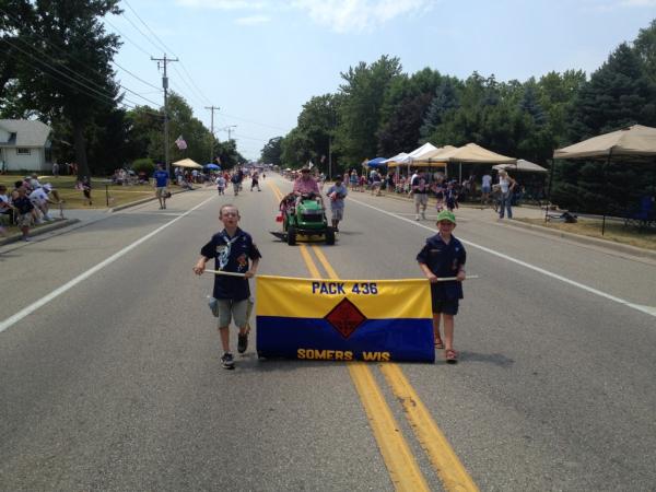 Pack436's tweet image. Happy Fourth of July from Pack 436 and a roasting hot parade in Wisconsin! @boyscouts