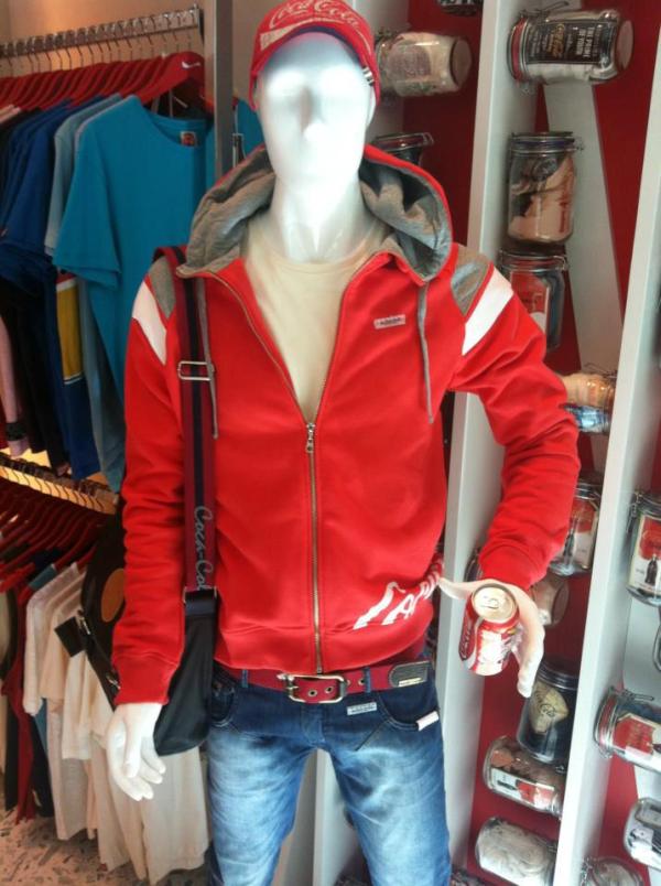 redibra's tweet photo. Coca-Cola clothing, loja de São Caetano do Sul http://t.co/mBV4G750