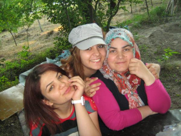 nurtenven's tweet photo. annem ben teyzem:) http://t.co/w9eggehn