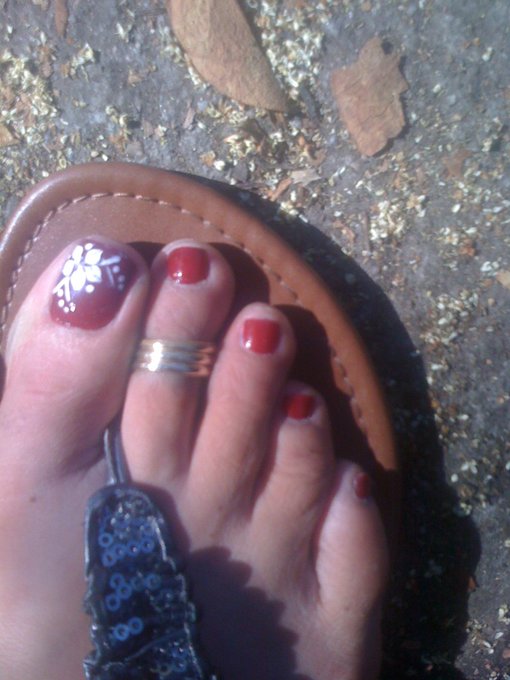 Toes http://t.co/I0ANUf8q