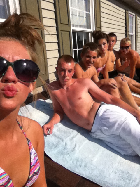 strazar55's tweet photo. Chillin with the crew #roofswag @kayy_cameron @maddog_kidd @gsilly @ http://t.co/NG2ini1l