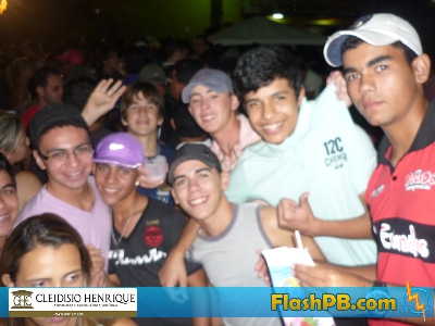 Pedronett's tweet photo. vai um iogurte ae ? http://t.co/ZQL7MuTH